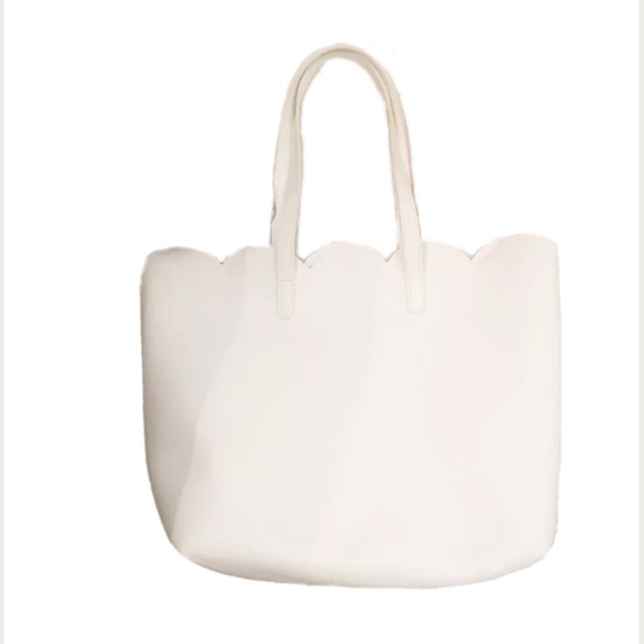Handbags - White Scalloped Canvas Tote Bag